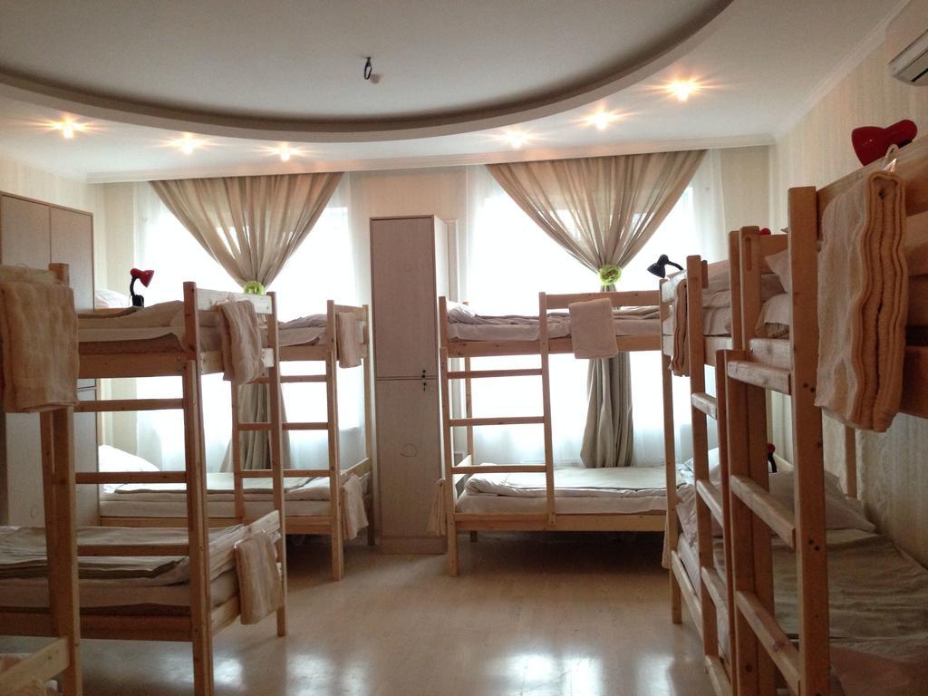 Triumph Astana Hostel Rom bilde